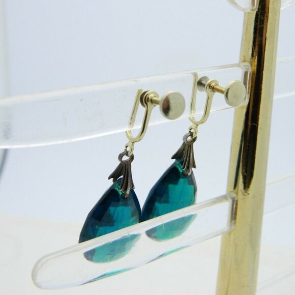 Vintage Gold Tone Green Faceted Plastic Rhinestone - Picture 4 of 4